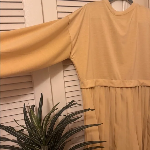 Yellow Long Sleeve Dress - Picture 3 of 5